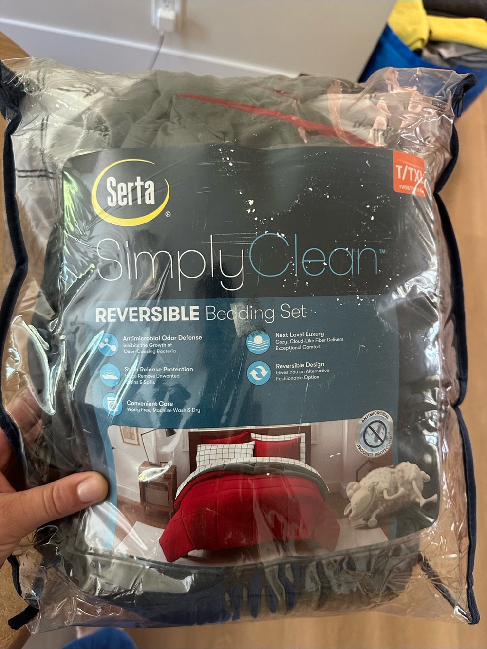 Serta bedding set duvet Simply Clean Reversible Bedding Set - Red gray NEW